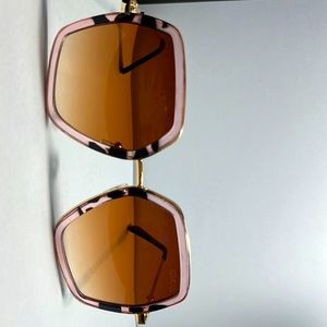 Gucci sunglasses. Pink, tortoiseshell and gold.